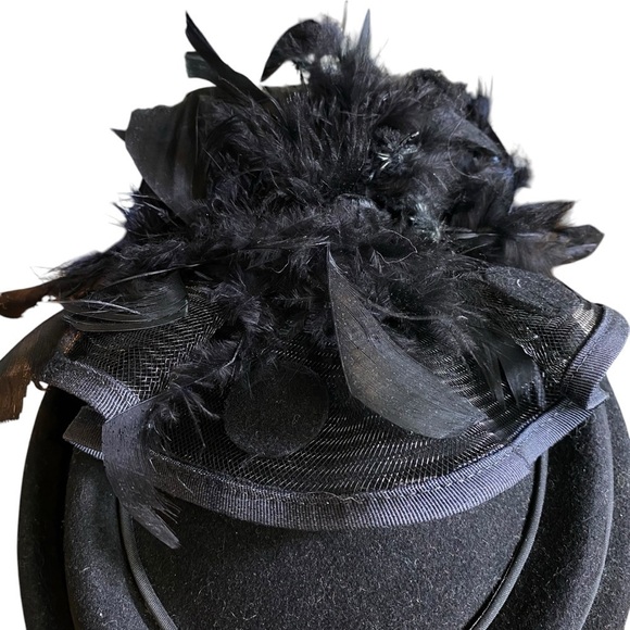 VINTAGE BLACK HAT FASCINATOR FEATHERS MADE IN USA 100% WOOL COSPLAY - Picture 6 of 12